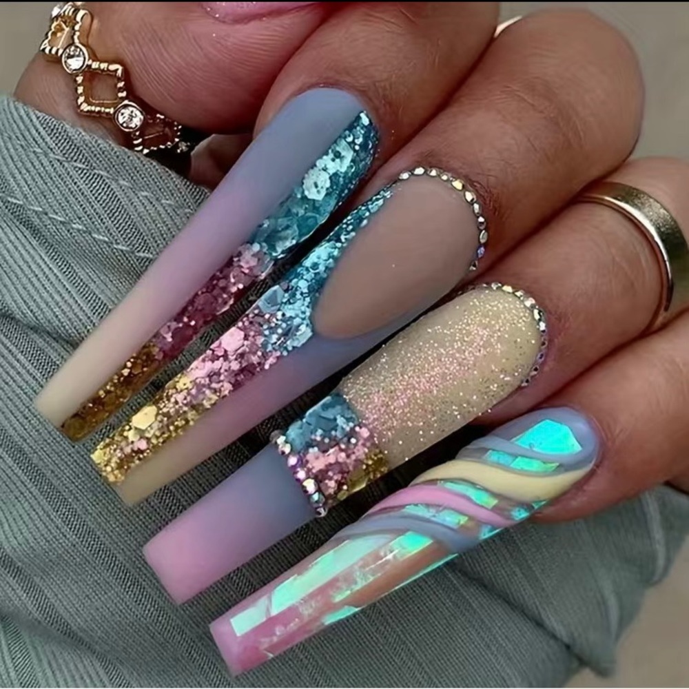 NWT 24 Piece Press-On Nails
